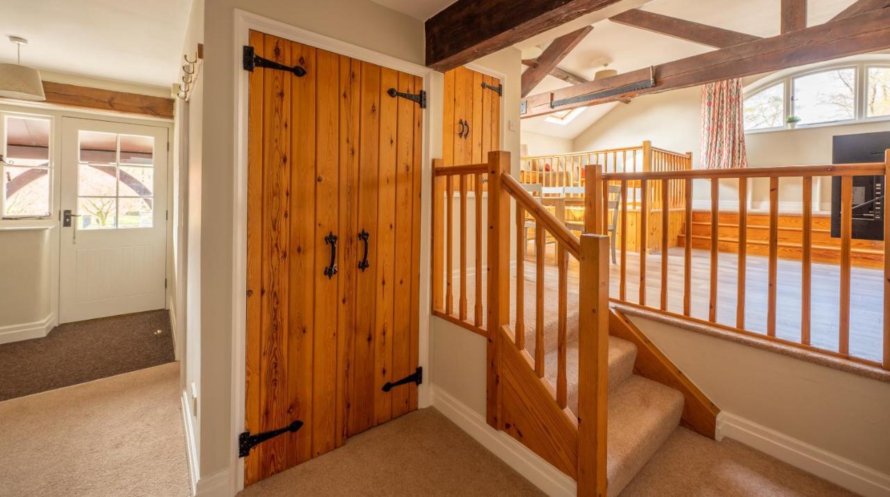 Lords Leap Villa Rusland ภายนอก รูปภาพ